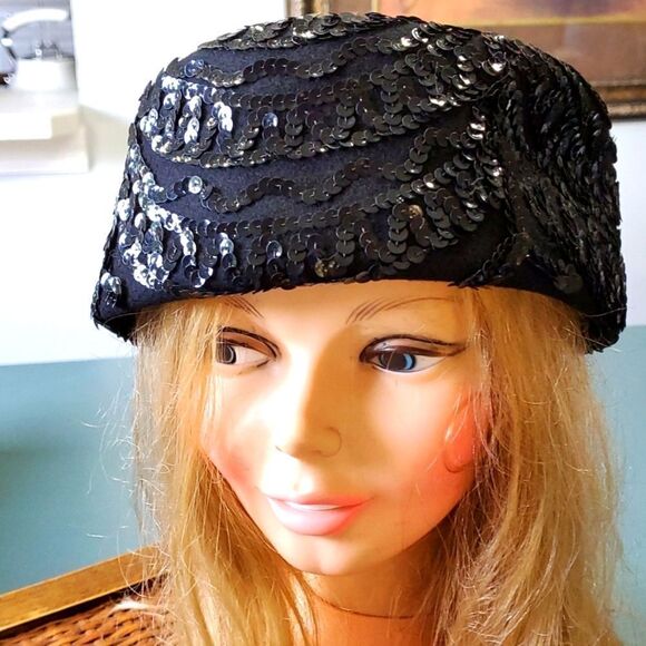 Vintage wool black hat with sequins 1950 Christine Original. Very good condition - Picture 1 of 7